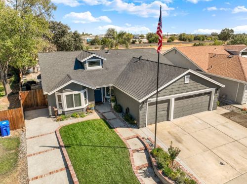 9901 Falcon Meadow Dr, Elk Grove CA 95624-2761 exterior