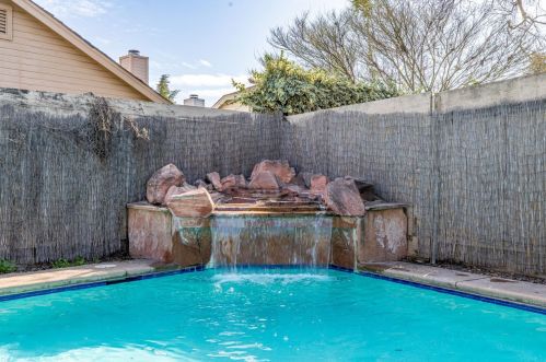1216 Glenbrook Way, Modesto CA  95355-3676 exterior