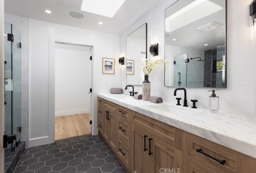 1945 Santiago Dr, Newport Beach CA  92660-3834 exterior