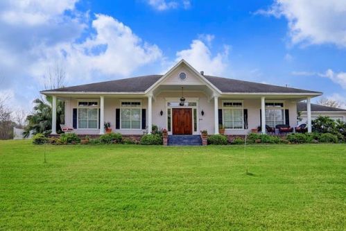 215 Oakdale St, Morgans Point, TX 77571-7346