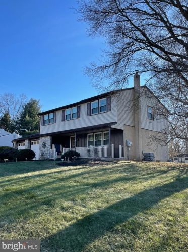 1390 Pickwick Ln, Lansdale, PA 19446-4637
