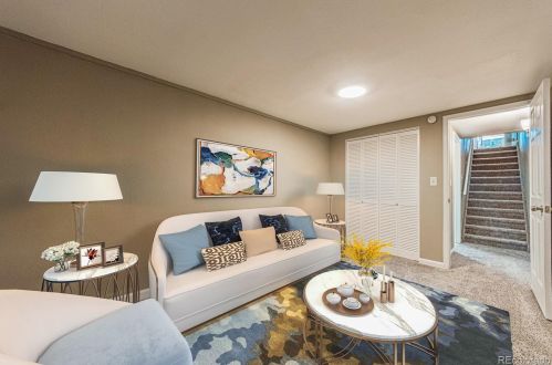 4369 Logan St, Englewood CO  80113-5820 exterior