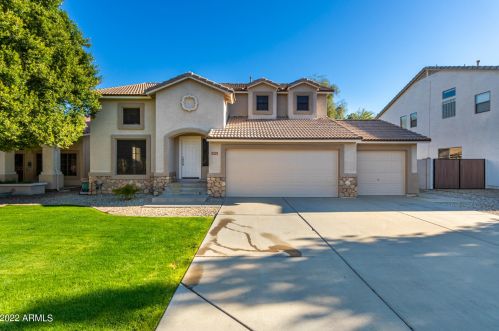1804 Sage Brush St, Gilbert, AZ 85296