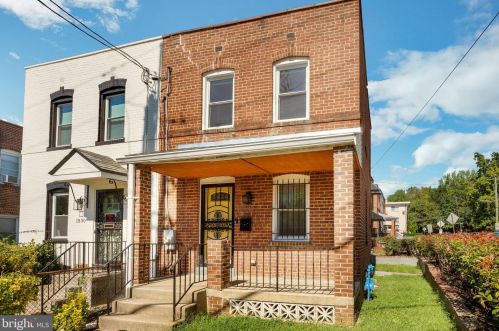 1532 Howard Rd, Washington, DC 20020-4426