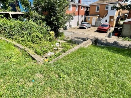 2113 Orchard St, Whitaker PA  15120-2603 exterior