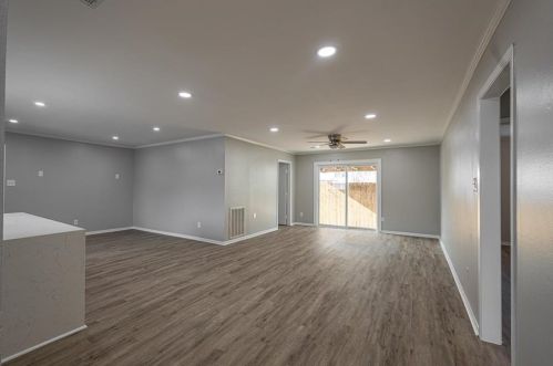 2503 46, Galveston TX  77551-5702 exterior