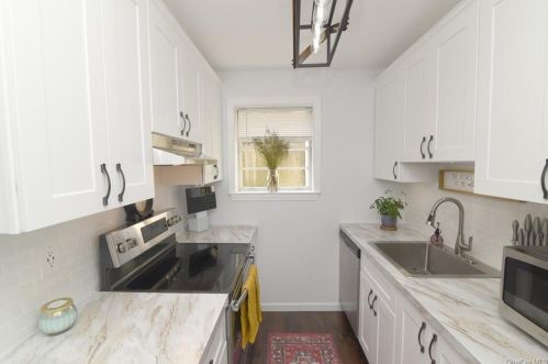 413 Woodland Hl Rd, White Plains NY  10603-3135 exterior