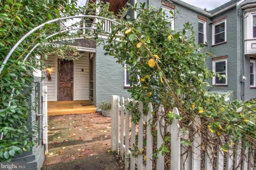 546 Orange St, Lancaster PA  17603-3669 exterior