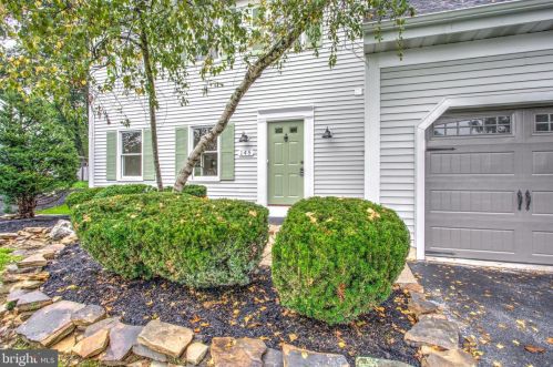 145 Ridings Way, Lancaster PA  17601-1707 exterior