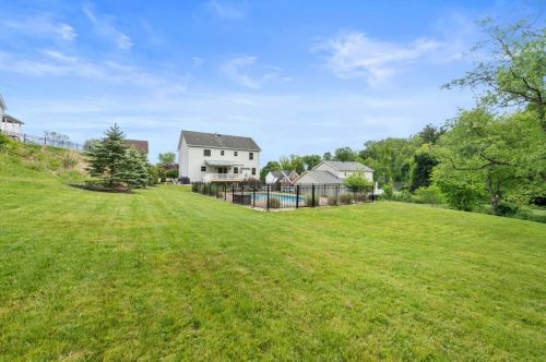 1015 Windy Oak Dr, Pittsburgh, PA 15239-1473