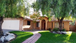 1661 Serena Ave, Fresno, CA 93720-1927