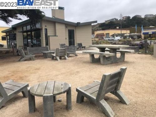 208 2nd Ave, Pacifica CA  94044-2202 exterior