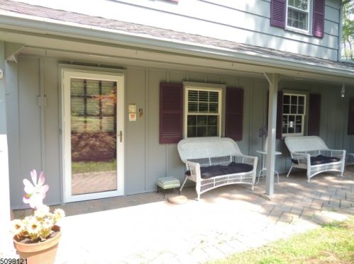 21 Cross Rd, Greystone Park NJ  07950-3273 exterior