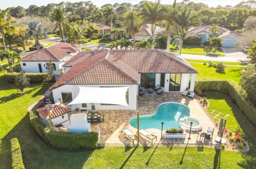 9979 Osprey Pointe Dr, Hobe Sound FL  33455-3023 exterior