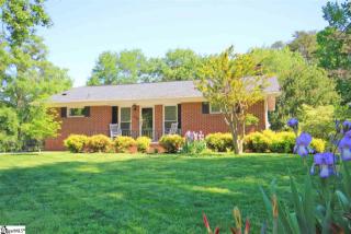 405 Center St, Greer, SC 29651-1406