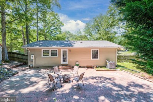 304 Albany St, Fredericksburg VA  22407-6304 exterior