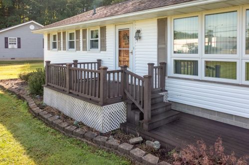 101 Hadley Rd, Greenville, PA 16125-1203