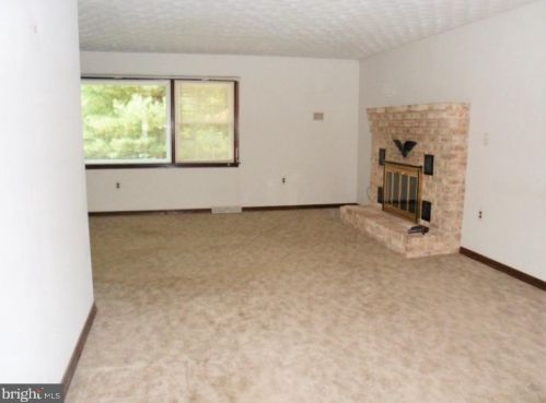 210 Union Hall Rd, Carlisle PA  17013-8387 exterior