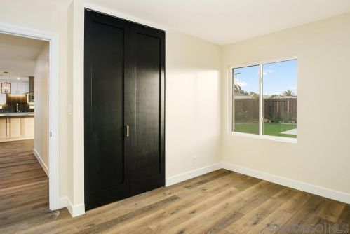 5961 Camber Dr, San Diego CA 92117-4142 exterior