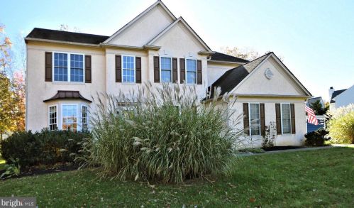 275 Running Water Ct, Prospectville, PA 19002-1115