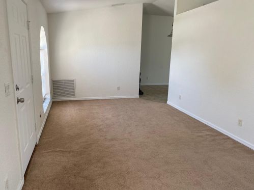 581 Fields Ave, Fort Pierce, FL 34953-4006