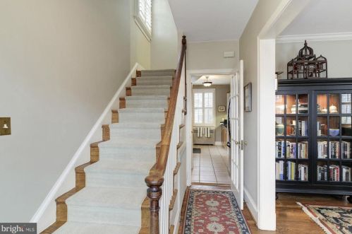 3634 Jocelyn St, Washington, DC 20015-1708