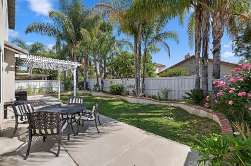 27560 Nellie Ct, Temecula CA  92591-2846 exterior