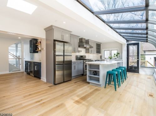 104 King George Rd, Warren NJ  07059-6955 exterior