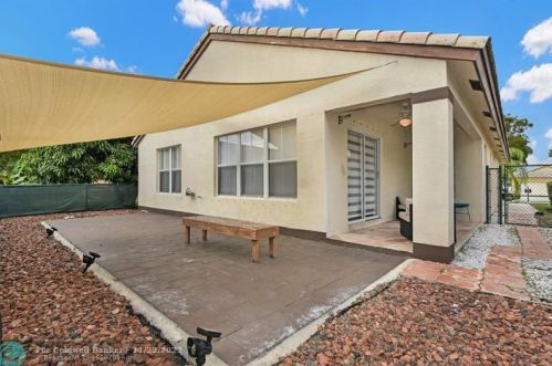 20826 21 St, Hollywood FL 33029-2334 exterior