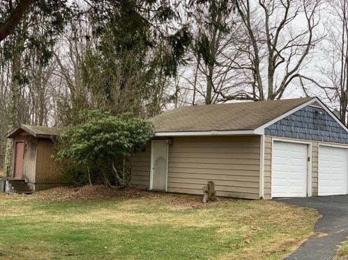 75 Sackett Lake Rd, Monticello NY  12701-4514 exterior