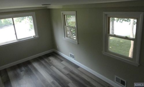 455 Washington Ave, Dumont NJ  07628-1227 exterior