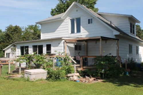 218 3rd Ave, Shell Lake, WI 54871-4402