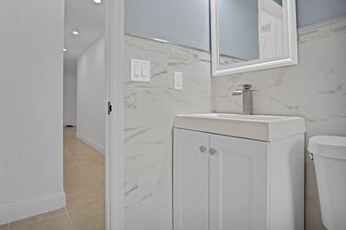 10 Celeste St, Apopka FL  32703-7502 exterior