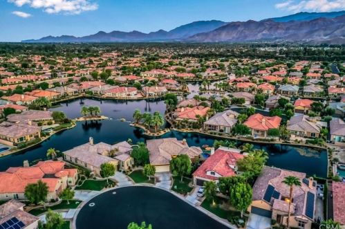 9 Loch Ness Lake Ct, Rancho Mirage CA  92270-5811 exterior