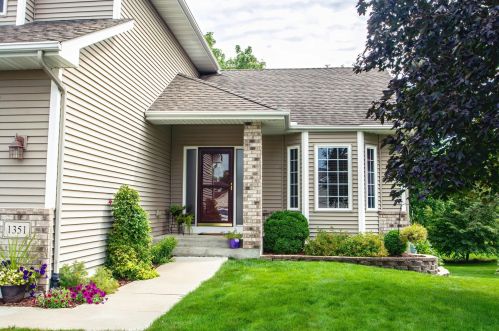 1351 Pond Cir, Minnetrista, MN 55387