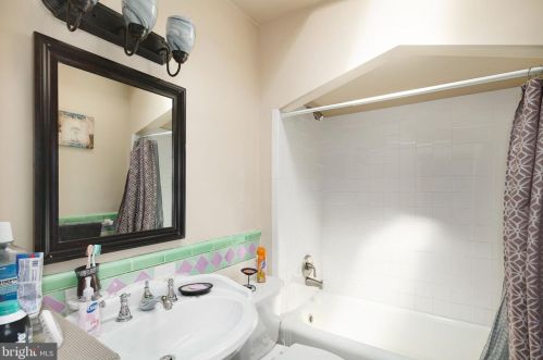 246 Chelten Ave, Philadelphia PA 19144-3803 exterior