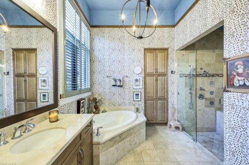 2239 Residence Cir, Naples FL 34105-3084 exterior