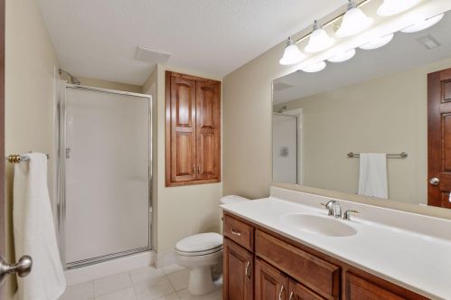 1888 White Oak Dr, Chaska MN  55318-2878 exterior