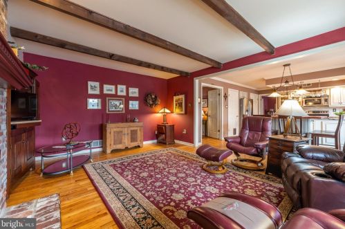 1209 Knollbrook Dr, Lansdale PA 19446-5117 exterior