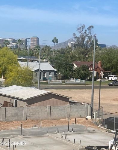 825 9th Ave, Phoenix AZ  85007-2315 exterior