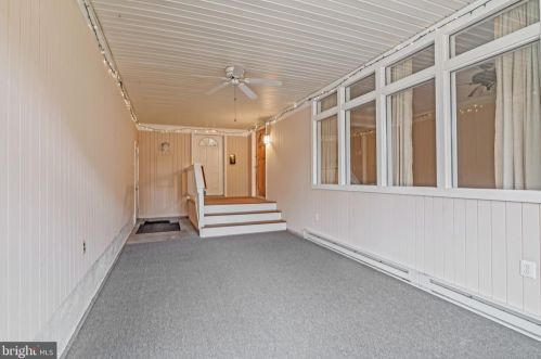 701 Parry Blvd, Riverton NJ  08077-3938 exterior