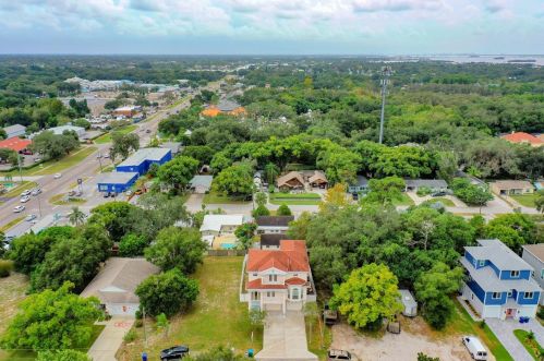 516 Magnolia Ave, Palm Harbor, FL 34683-1810