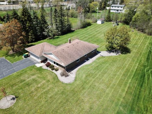 922 El Patio Ln, Thiensville, WI 53092-6013