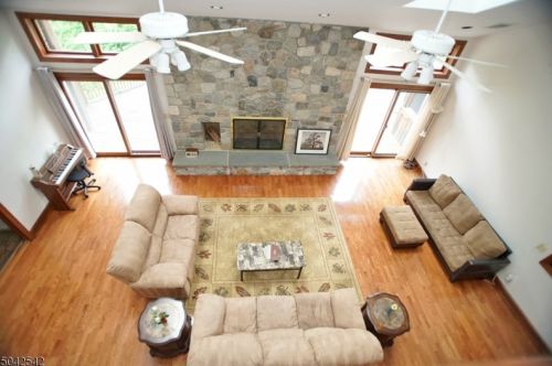 647 Mtn Rd, Sparta NJ  07871-3210 exterior