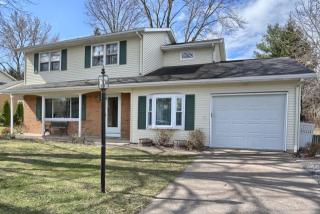 435 Sioux Dr, Navy Sup Dpt, PA 17050-2594