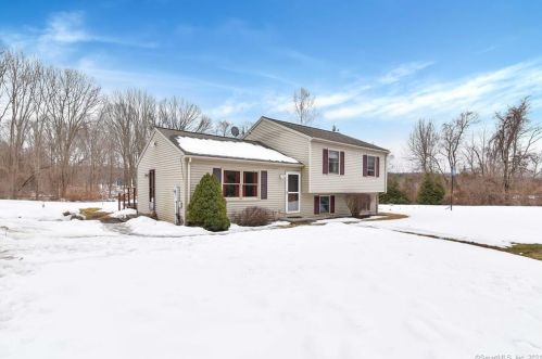76 Johnsonville Rd, Moodus, CT 06469-1017