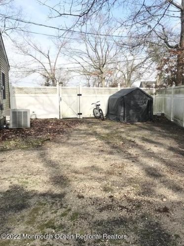 623 Oakwood Dr, Lacey NJ  08731-4909 exterior