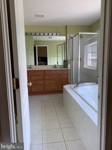 6766 Sycamore Park Dr, Haymarket VA  20169-2995 exterior