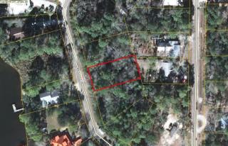 153 Bayou Cir, Freeport, FL 32439-4672