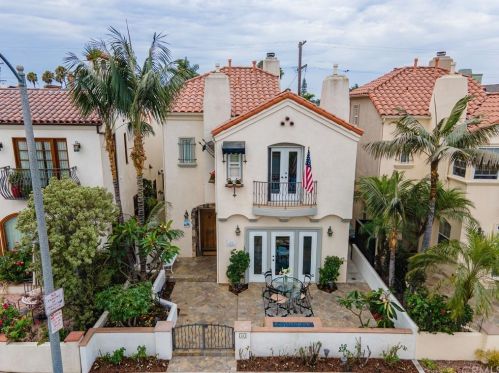 41 Santa Ana Ave, Long Beach, CA 90803-3432